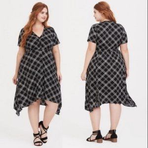 Torrid black and white plaid button down  dress in size 1